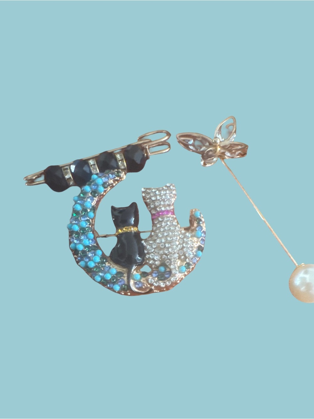 Elegant Cat Brooch Pin with Blue and Black Accents - Brand Unbranded